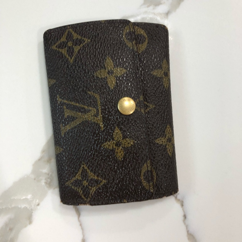 Louis Vuitton 6 ring key holder